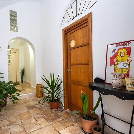 Apartment La Tana Del Turista *