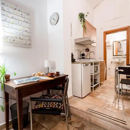 Guesthost - La Tana Del Turista Appartement