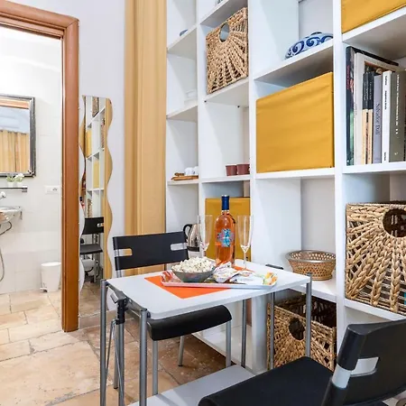 Guesthost - La Tana Del Turista Appartement *